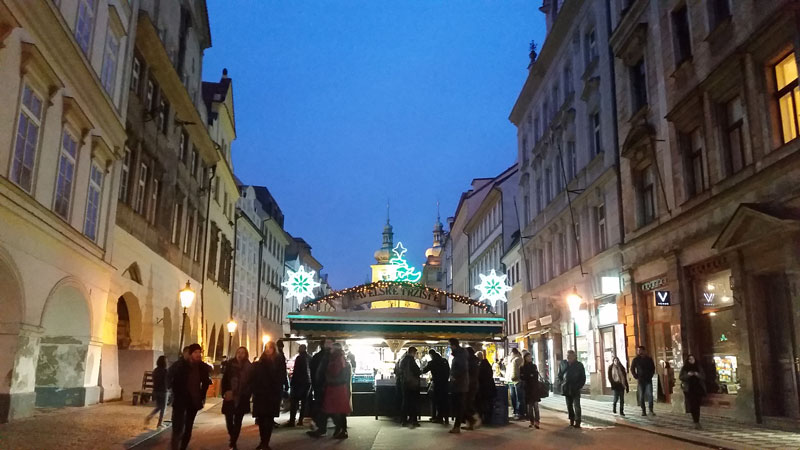 Prague hista街市场夜间 Christmas