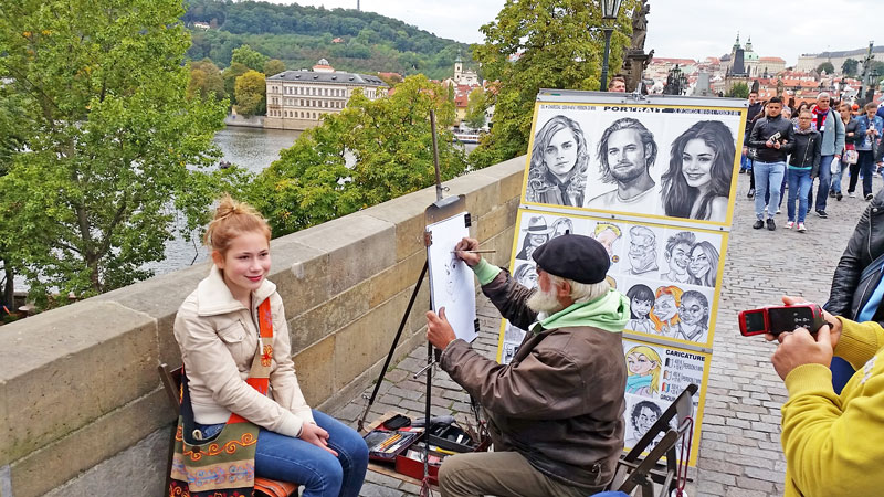 PragueCharles桥画家画画