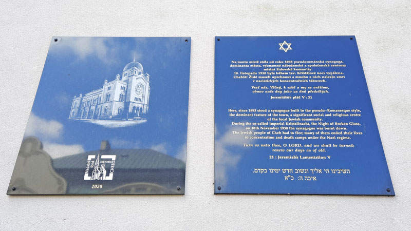 广场显示犹太堂及其位于hradebni街