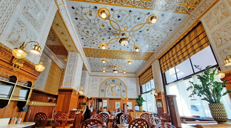 Prague咖啡馆帝国陶瓷东方装饰