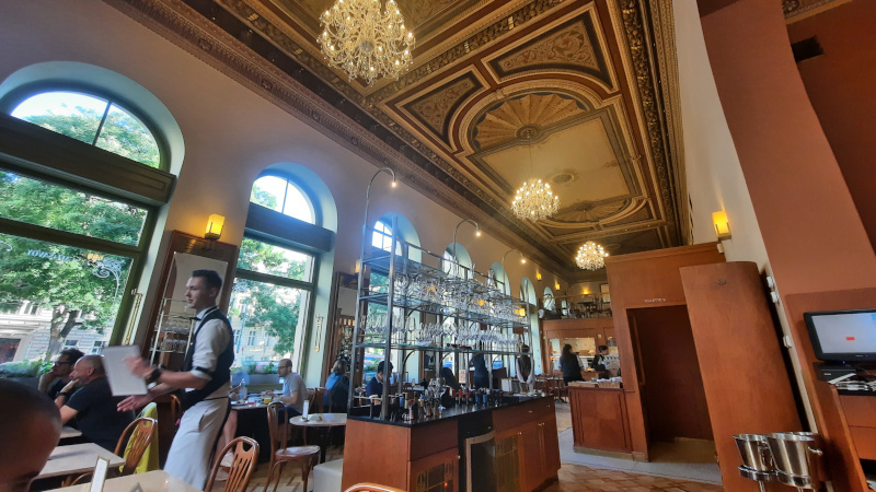 内部经典装饰Prague咖啡馆
